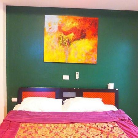 Piza 24 Guesthouse Паттая Екстер'єр фото