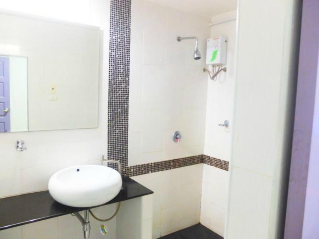 Piza 24 Guesthouse Паттая Екстер'єр фото